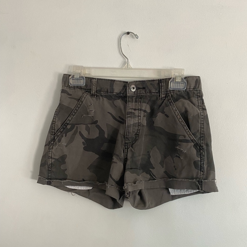 Wrangler camo jean shorts, size 0, distressed